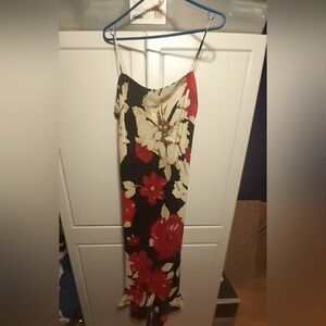 Floral Dress With Ruffled Hem